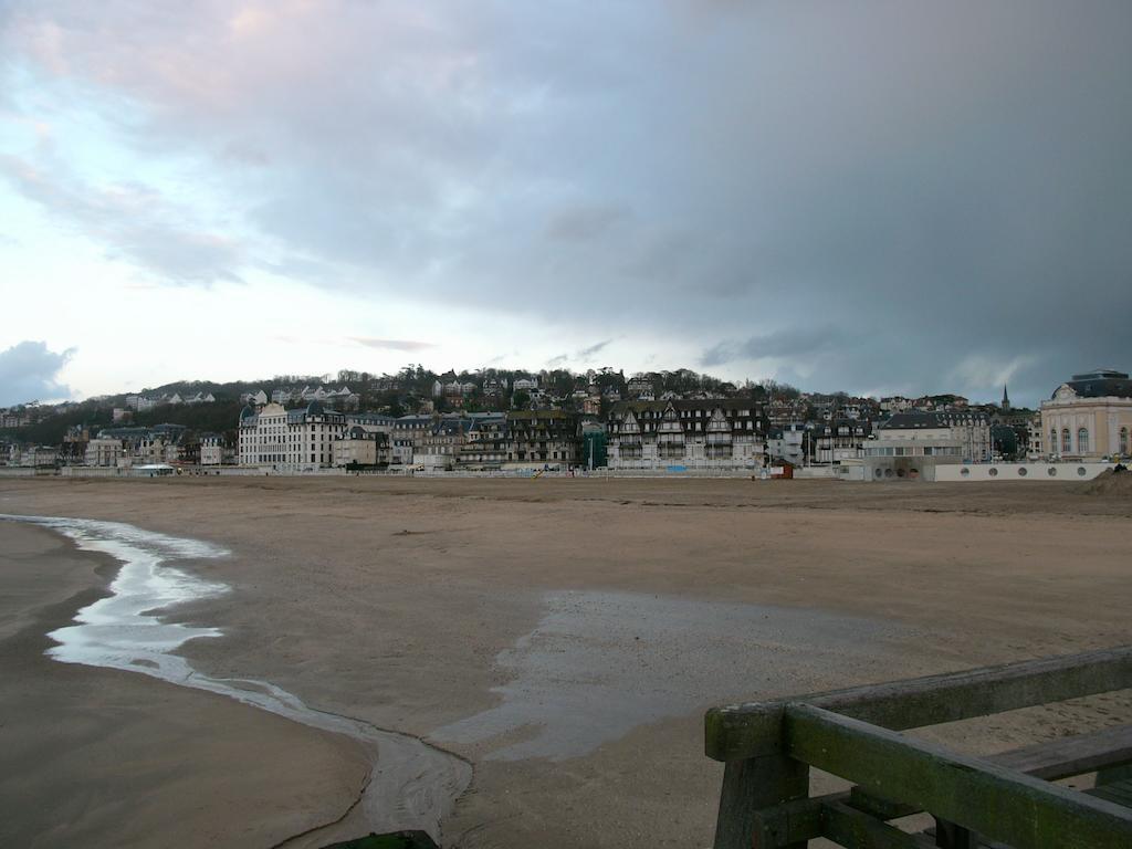 Hotel Le Reynita Trouville-sur-mer Exteriör bild